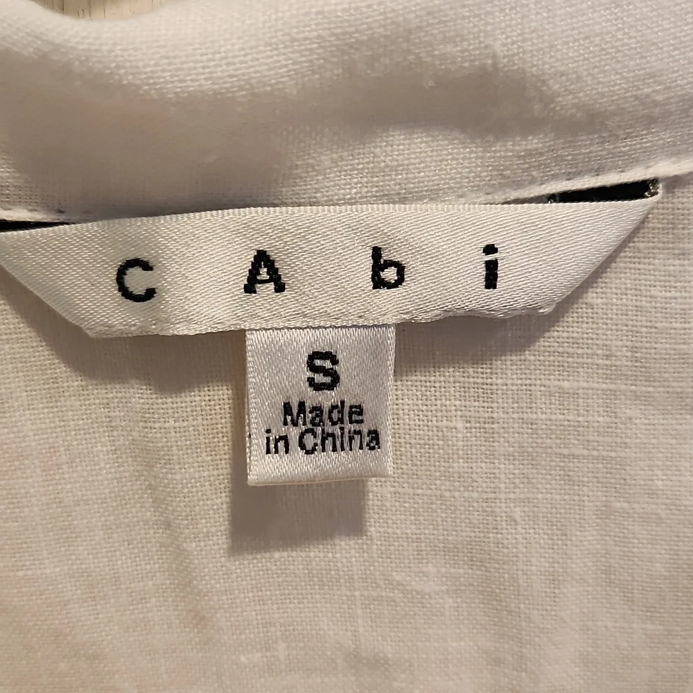 CAbi Classic White 100% Linen Button Down Blouse Size Small - Picture 3 of 4
